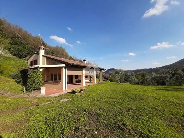 Casa con 5 locali in affitto in Via Cicogna Pirio, Teolo