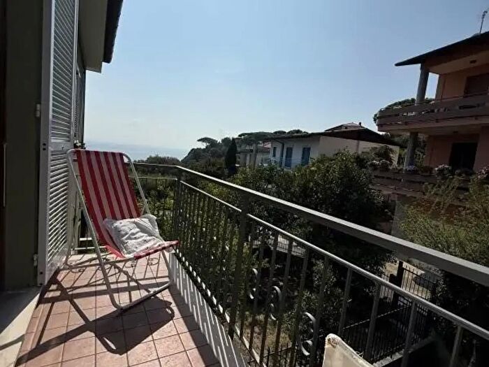 Appartamento bilocale in vendita in Via Cravieu, Celle Ligure