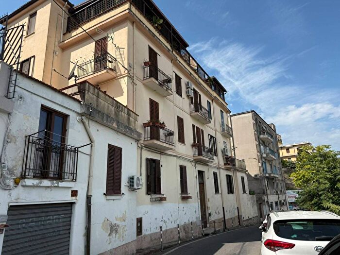 Appartamento trilocale in vendita in Via Italia, Centro Storico, Catanzaro