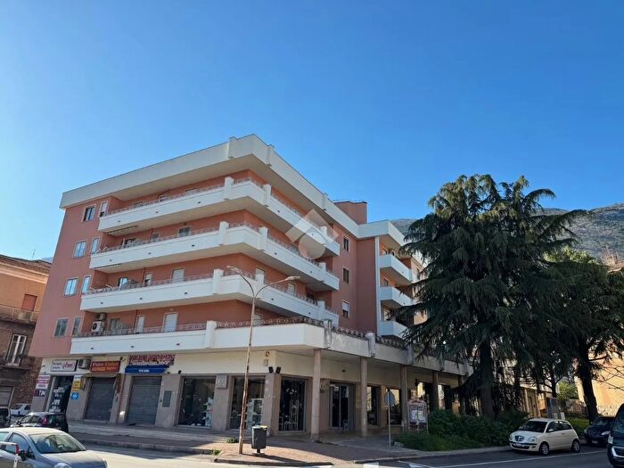 Appartamento quadrilocale in vendita in Via Collegio dei Fabbri, Venafro