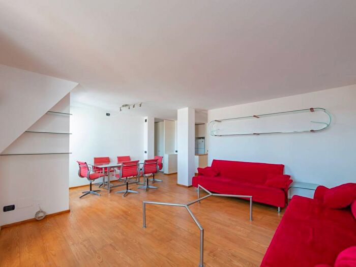 Appartamento trilocale in affitto in Via Giovanni Rasori, Vercelli Wagner, Milano