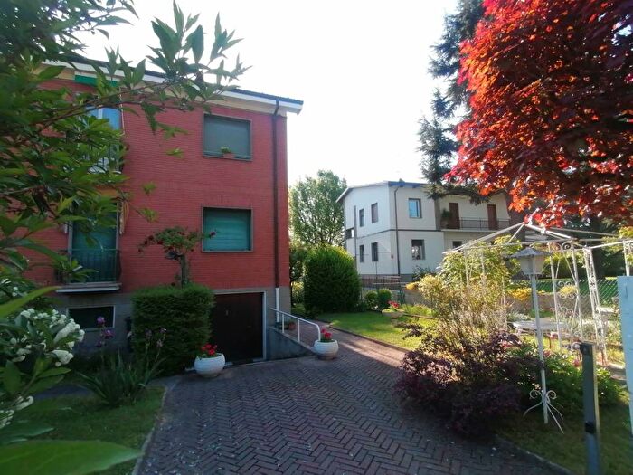 Appartamento con 5 locali in affitto in Via Leonardo da Vinci, Centro Marullina, Casalecchio di Reno