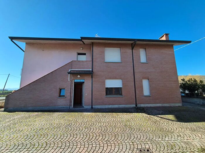 Casa con 9 locali in vendita in Cervia