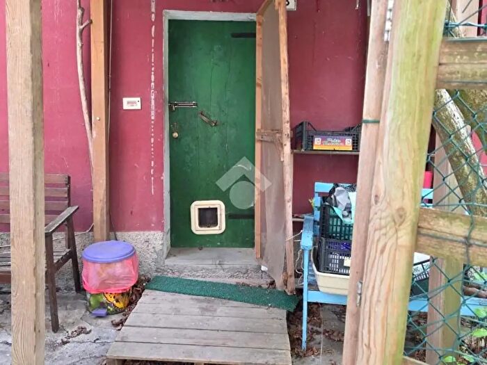 Casa con 10 locali in vendita in Via Ca' Ferrari, Castel D'Aiano