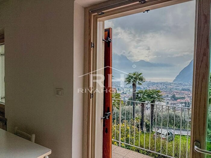 Casa con 6 locali in vendita in Tenno