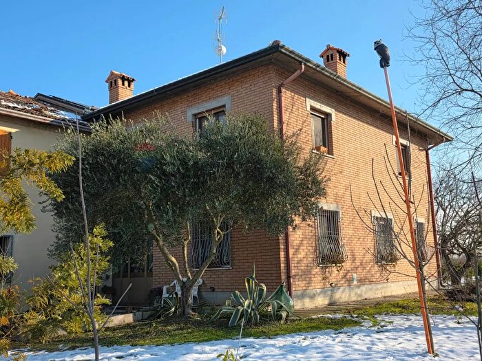 Casa con 10 locali in vendita in Via Sottofiume, Lugo