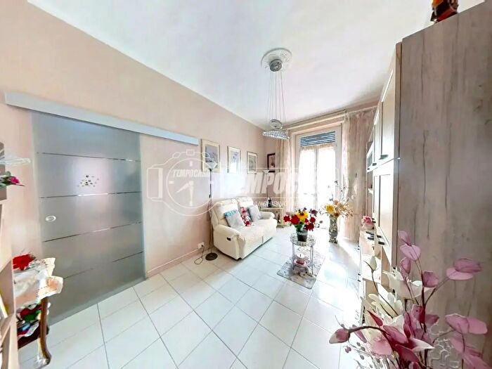 Appartamento con 5 locali in vendita in Via Leinì, Torino