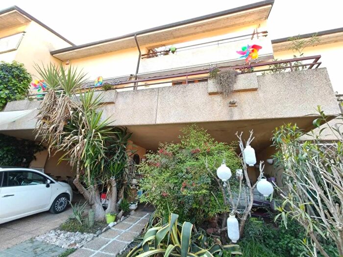 Casa con 5 locali in vendita in Via del Mimnermo, Perugia