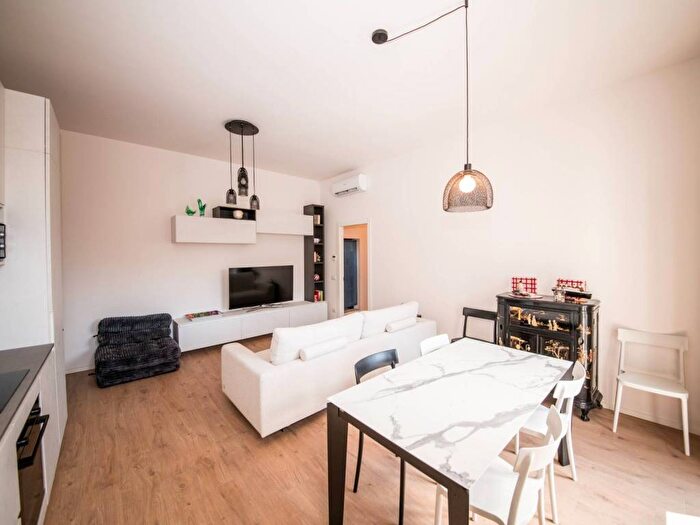 Appartamento trilocale in affitto in Corso Genova, Milano