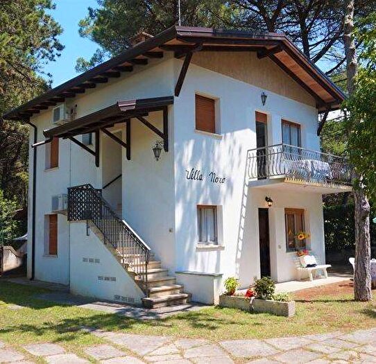 Appartamento trilocale in affitto in Arco Del Bragozzo, Centro, Lignano Sabbiadoro