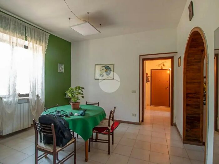 Casa quadrilocale in vendita in Via della Mola, Collevecchio