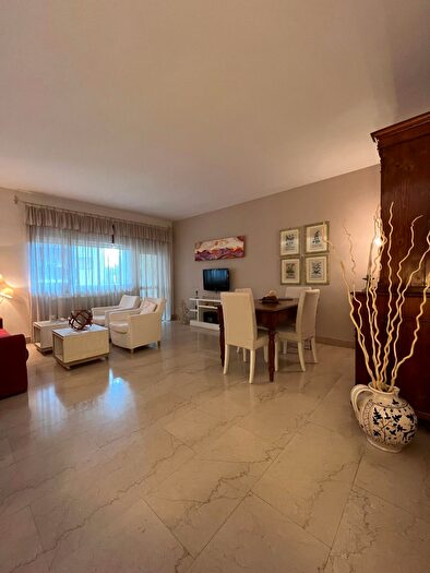 Appartamento con 5 locali in vendita in Roma Via Tommaso Arcidiacono, Roma