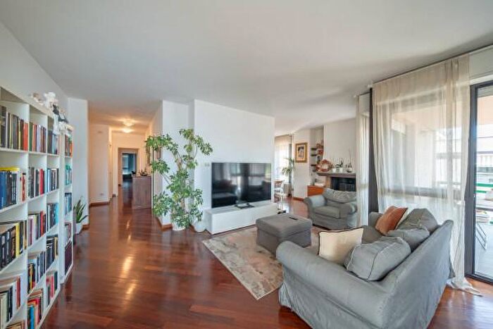 Appartamento con 6 locali in vendita in Via Martiri dei Lager, Perugia