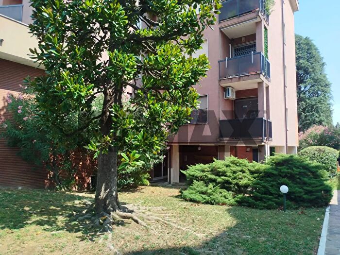 Appartamento bilocale in vendita in Viale Lombardia, Pregnana Milanese