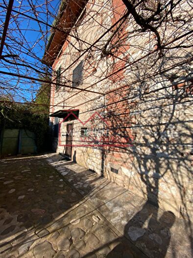 Casa con 12 locali in vendita in Lucca