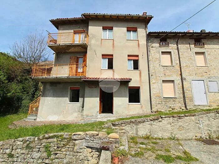 Casa con 5 locali in vendita in Via Costa, Vetto