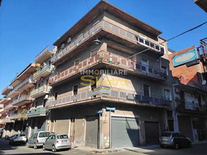 Appartamento con 5 locali in vendita in Via Francesco Petrarca, Paterno