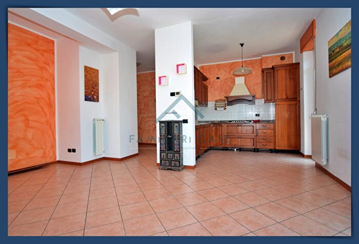 Appartamento bilocale in vendita in Piazza Corvi, Biandronno