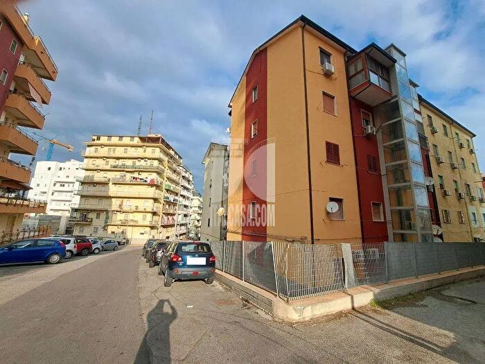 Appartamento trilocale in vendita in Via Libertà, Crotone