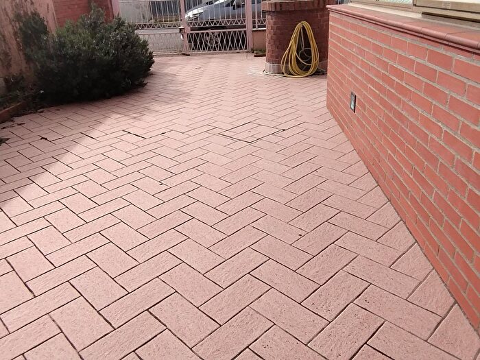 Casa con 8 locali in vendita in Cascina