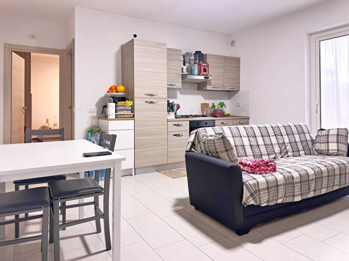 Appartamento trilocale in affitto in Centro, Santo Stefano di Magra