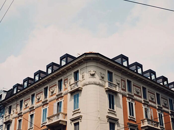 Appartamento quadrilocale in affitto in Via Plinio, Milano