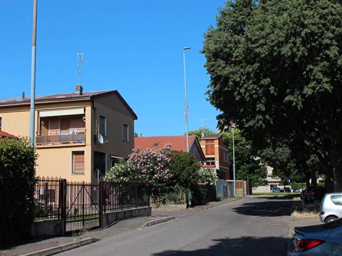 Appartamento trilocale in affitto in Via Silvio Pellico, Nova Milanese