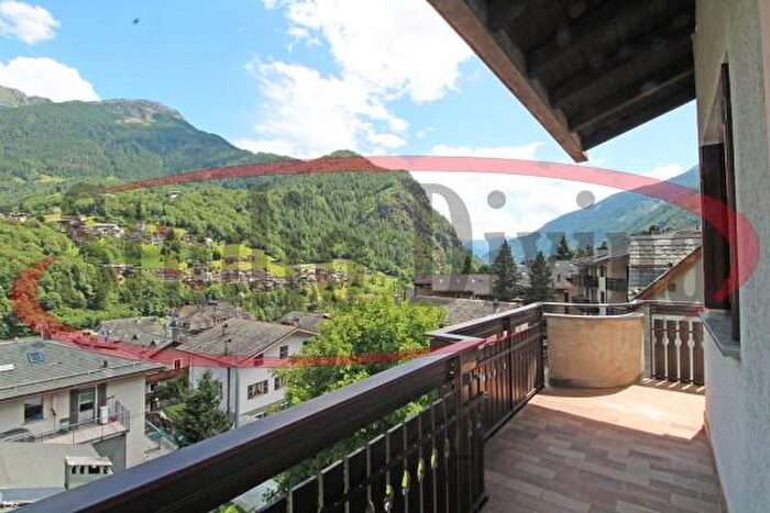 Appartamento trilocale in vendita in Contrada Faldrini, Chiesa In Valmalenco