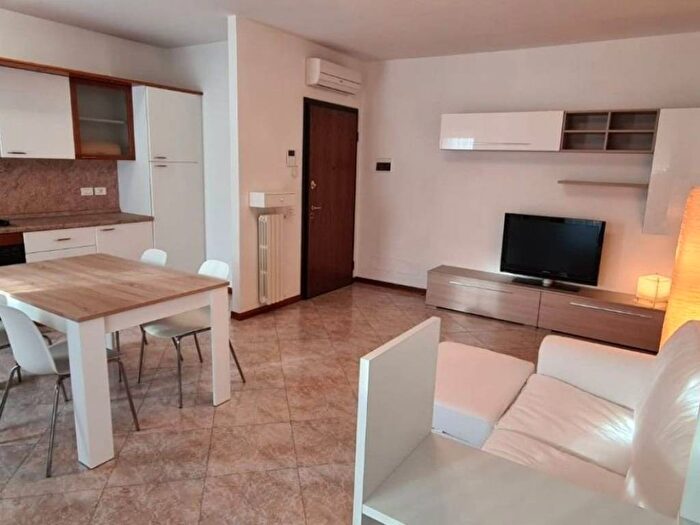 Appartamento bilocale in affitto in Via Gran Sasso d'Italia, Rosta Nuova, Reggio Emilia