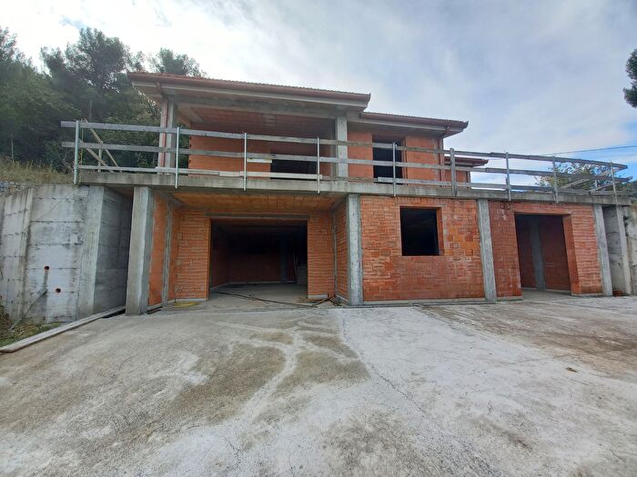 Casa quadrilocale in vendita in Via SantAgata, Imperia