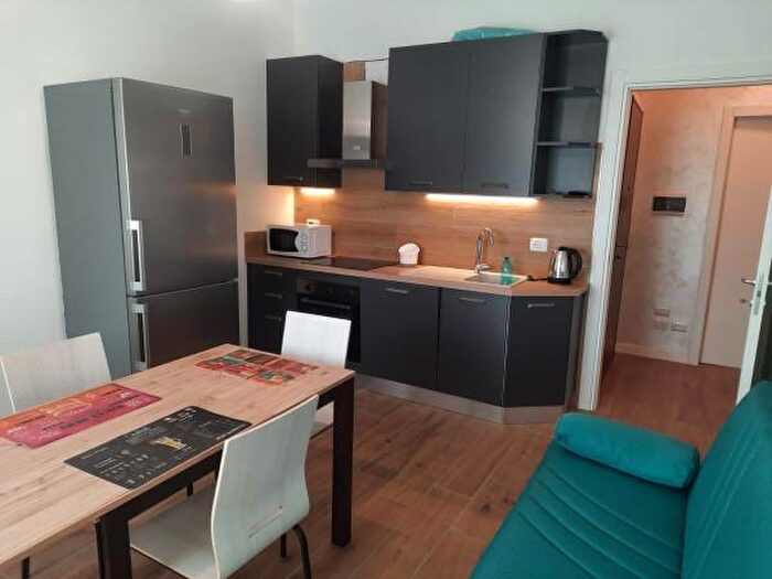 Appartamento trilocale in vendita in Via Roma, Arona