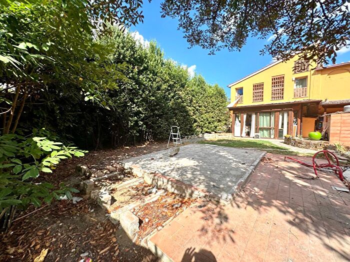 Casa con 6 locali in vendita in Vinci