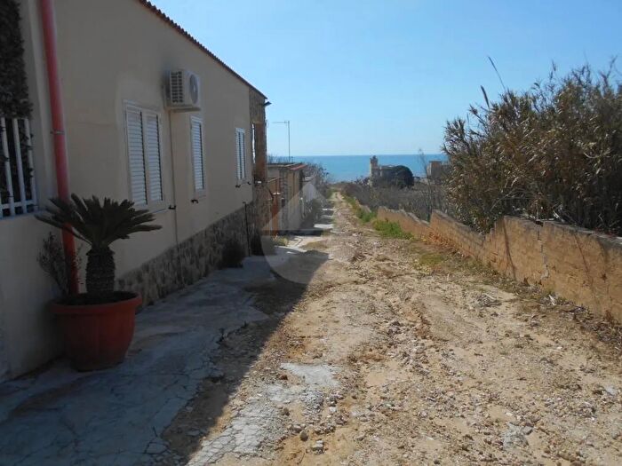 Appartamento con 5 locali in affitto in Castelvetrano