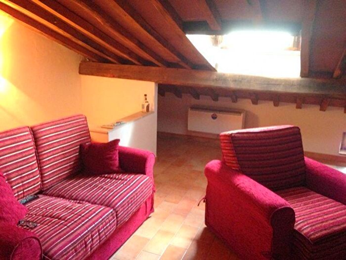 Casa con 5 locali in vendita in Asciano