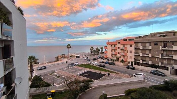 Appartamento trilocale in vendita in Trani