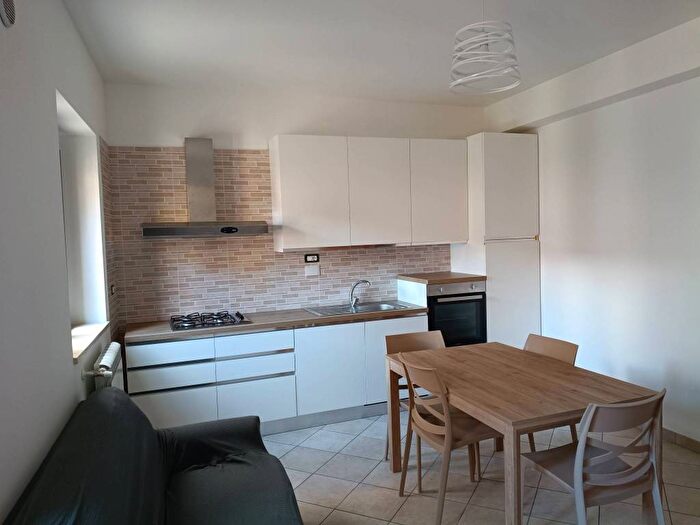 Casa con 5 locali in affitto in Via Centrale, Bagno Monticchio, LAquila