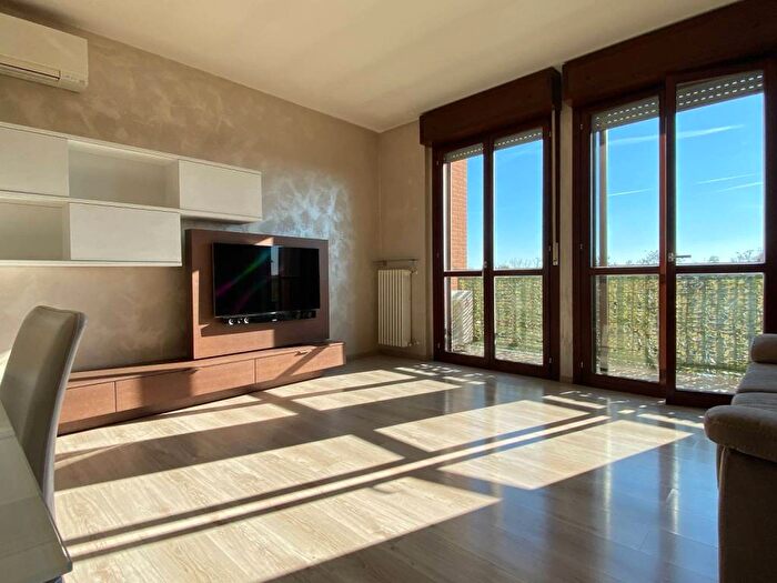 Appartamento trilocale in affitto in Via Roma, Casorate Sempione