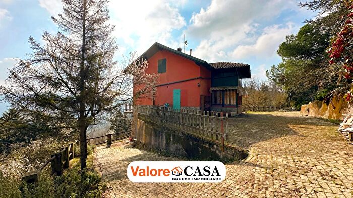 Casa con 5 locali in vendita in Cavatore