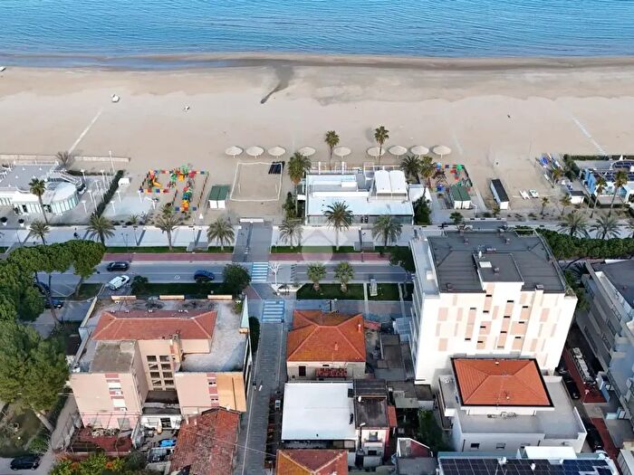 Casa con 6 locali in vendita in Via Thaulero, Roseto Degli Abruzzi