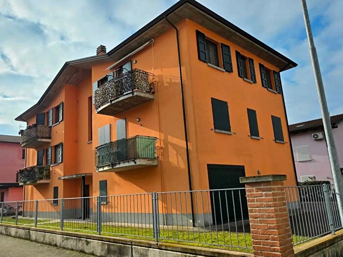 Appartamento trilocale in vendita in Via Pezzarossa Vincenzo, San Secondo Parmense