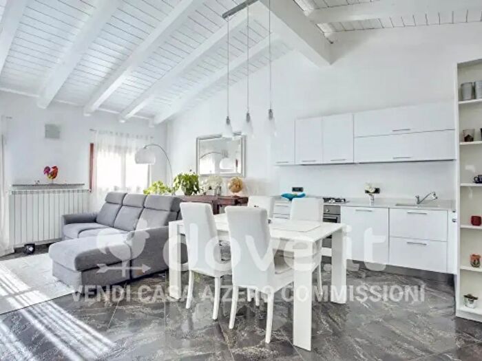 Casa trilocale in vendita in Via Muro, Comerio