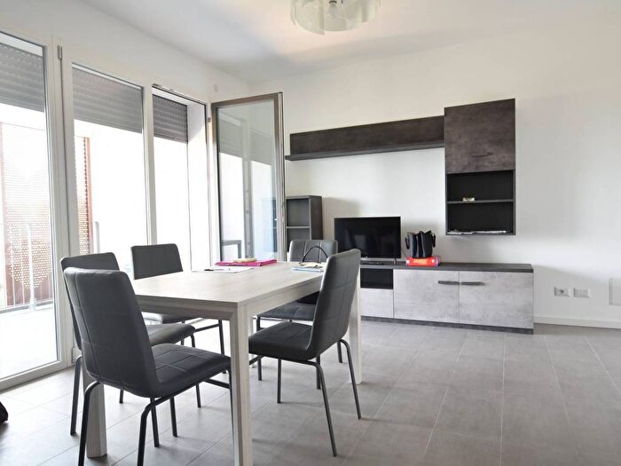 Appartamento trilocale in affitto in Via Ernesto Teodoro Moneta, Affori, Milano