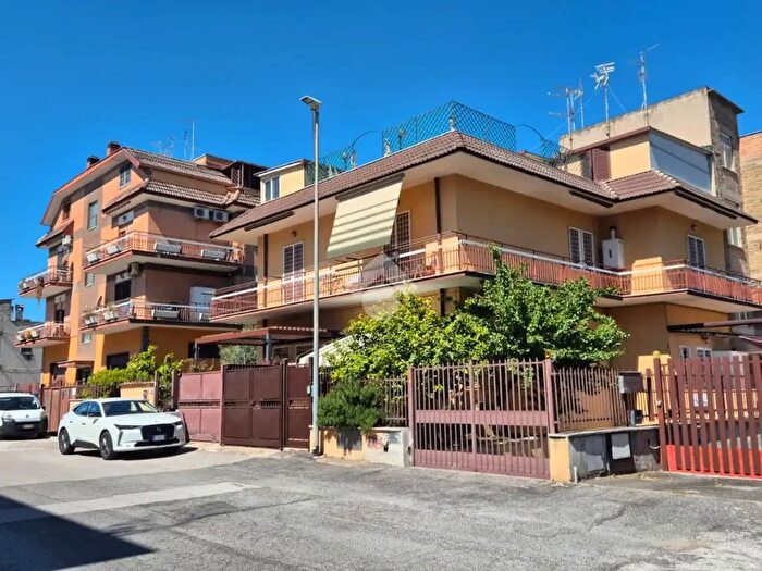 Appartamento bilocale in vendita in Via Montemesola, Roma