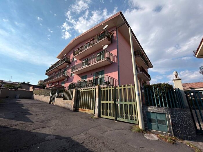 Appartamento con 6 locali in affitto in Via Giotto, Carrubazza Motta, San Gregorio di Catania
