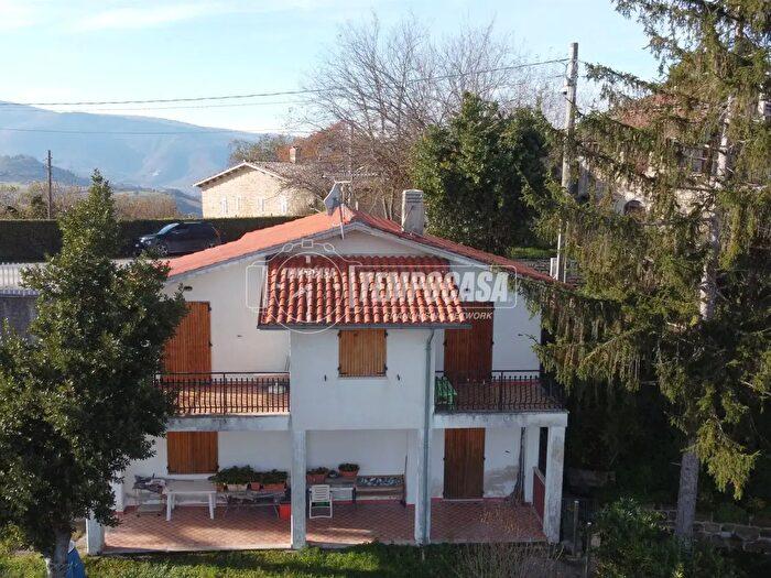 Casa con 5 locali in vendita in Contrada SantAndrea, Tolentino