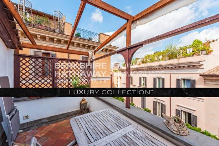 Appartamento trilocale in vendita in Via di Tor Millina, Roma