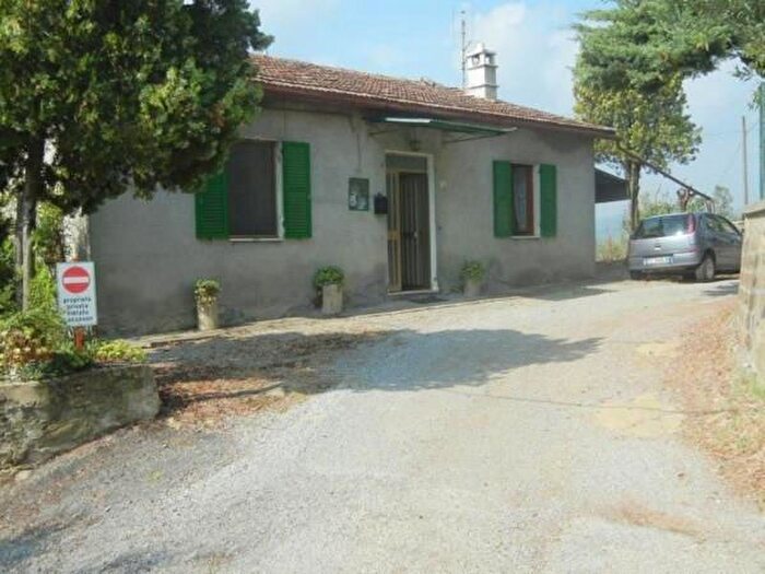 Casa quadrilocale in vendita in Mongiovino Vecchio, Panicale