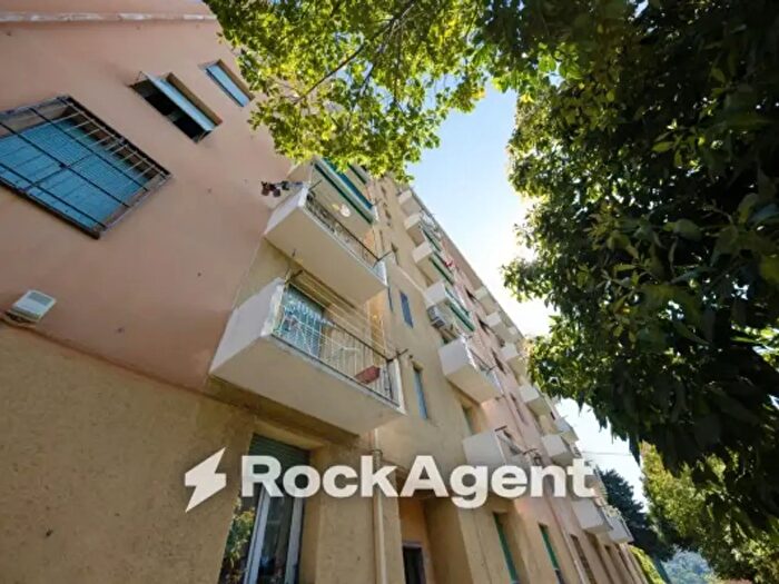 Appartamento trilocale in affitto in Via Nicolò Copernico, Genova
