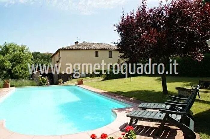 Casa con 5 locali in vendita in Sarteano