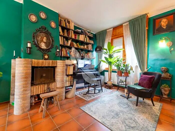 Casa con 6 locali in vendita in Strada Bassa dei Folli, Parma